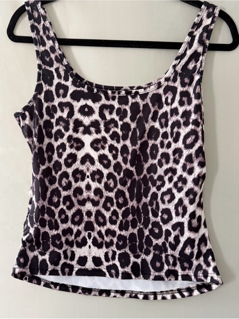 Leopard Print Scoop Neck Tank Top - Black & White - Picture 3 of 7
